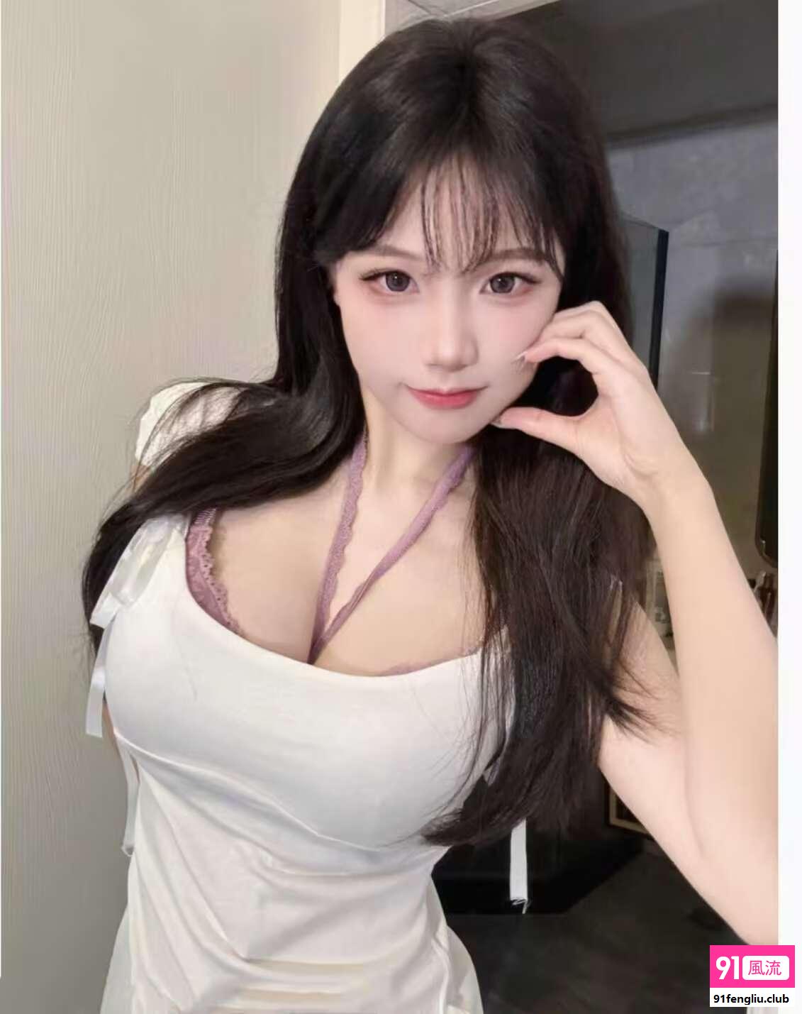个人兼职带楼的巨乳小萝莉